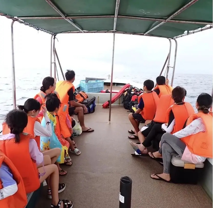 浜島へ向かっている船の中での様子