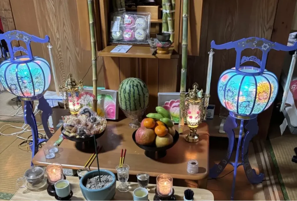 沖縄のお盆のサトウキビのお供え