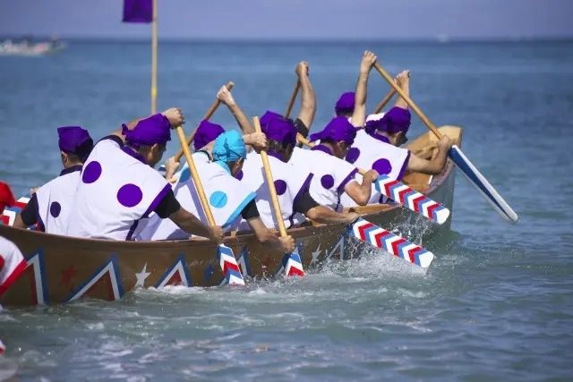 ハーリー舟レースの様子