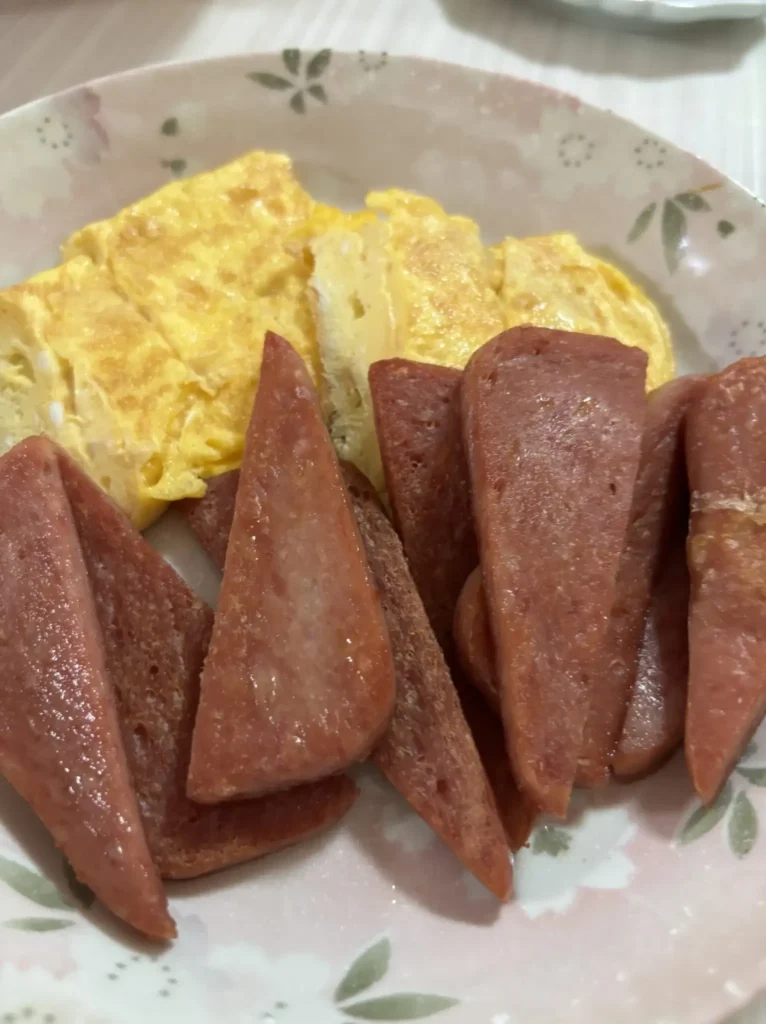 ポークと玉子焼き、別々に