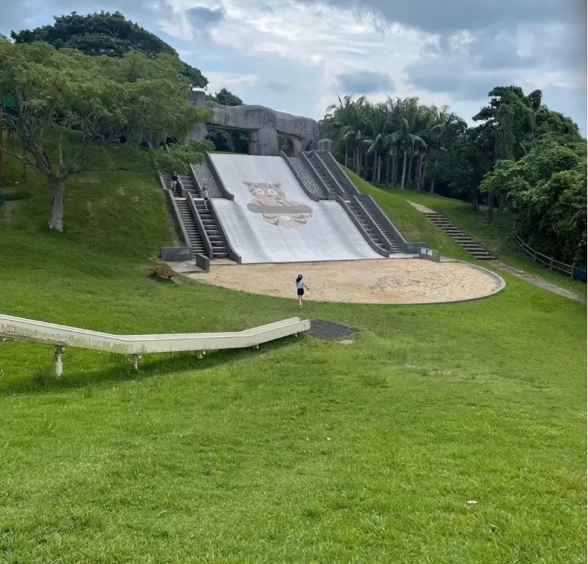 バンナ公園の大きなすべり台